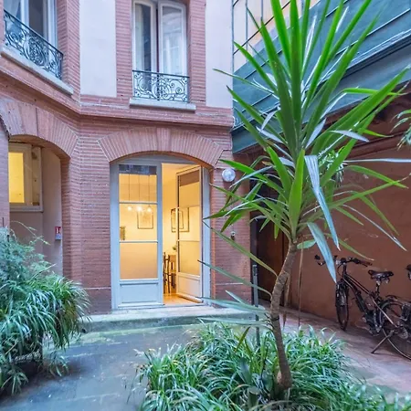 Διαμέρισμα Charming City-center Flat With Terrace