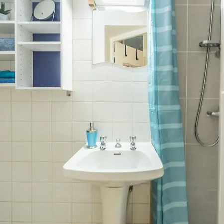Διαμέρισμα Charming City-center Flat With Terrace